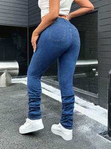 SHEIN EZwear Jeans casuales ceñidos con drapeado de talla grande para mujeres