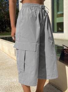 DAZY Women's Solid Color Cargo Style Capri Pants With Pockets & Drawstring