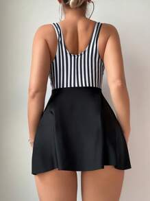 全新女式性感 V 领黑白条纹无袖荷叶边泳衣，适合夏季海滩度假 - 黑與白 - 查看 2