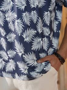 ResortEase Plus Size Men's Tropical Plant Print Short Sleeve T-Shirt