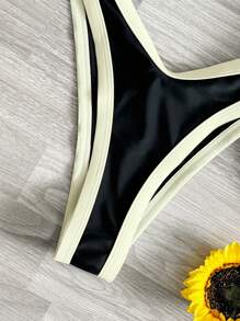 Swim Chiccia Bộ đồ bơi đi biển 2 món dành cho nữ - Áo bơi có gọng phối đen trắng với dây đeo dày họa tiết hoa trắng, quần bơi tam giác thời trang, bộ bikini gợi cảm. - Đen và trắng - Xem 4