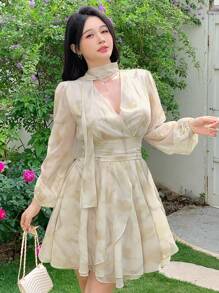 DAZY 女式花卉印花束腰 V 领长袖雪纺迷你连衣裙，秋季连衣裙 - 米色 - 查看 11