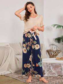 Contrast Floral Bow Loose V-Neck Short Sleeve Top & Pants Pajama Set Holiday Season - Multicolor - View 2