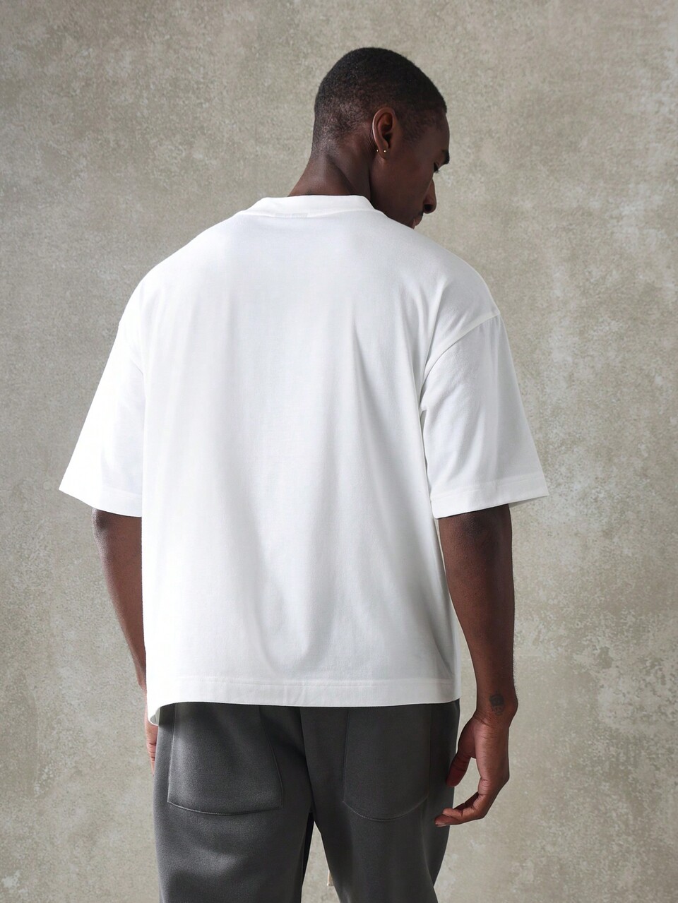 SUMWON Essential Regular Fit Cotton T-Shirt