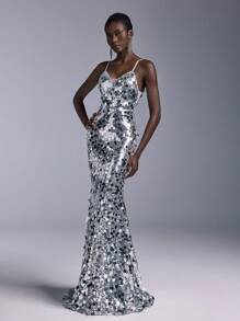 Elitara Elegant And Sexy Women Valentine's Day Silver Large Sequined Spaghetti Strap Backless Heavy Industry Evening Dress Formal Prom Wedding Guest Gown, For Graduation, Dinner Party Dress