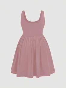 Flirla 大码纯色宽肩带褶皱下摆休闲连衣裙