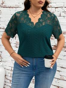 SHEIN Clasi Blusa de talla grande para mujer con cuello en V de encaje y mangas cortas