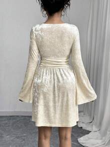 Chiquease Vestido con cuello en V simple, mangas acampanadas y plisadas para uso diario informal de la mujer - Albaricoque - Ver 2