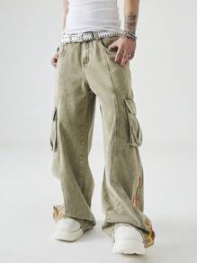 Manfinity EMRG Jeans cargo denim ample avec imprimé flamme délavé pour hommes