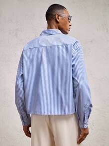 SHEIN X ELOISA & ORSON AKNOTIC Party Camisa casual de manga larga con cuello de solapa, estampado de letras y rayas, con ajuste holgado para uso diario para hombres