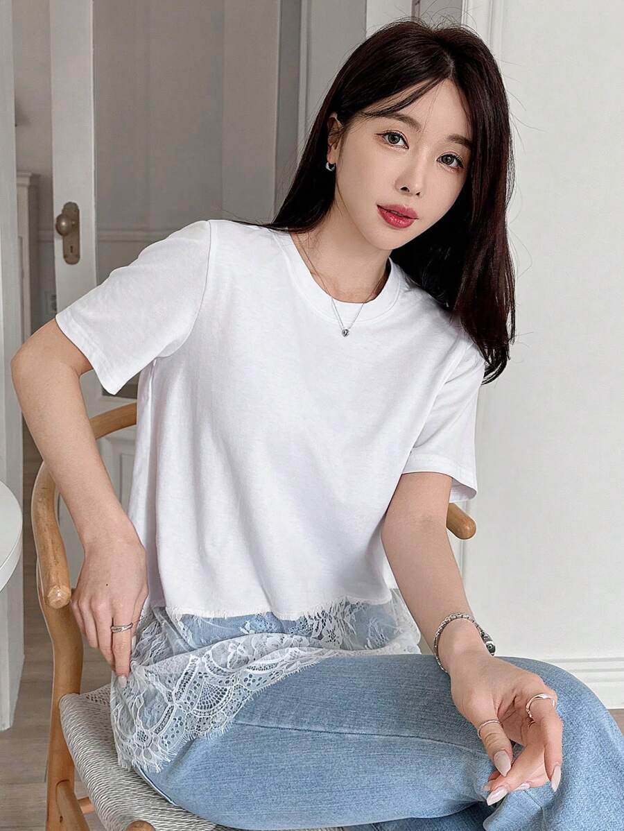 DAZY 休闲纯色蕾丝拼接宽松女式 T 恤 - 白色 - 查看 1