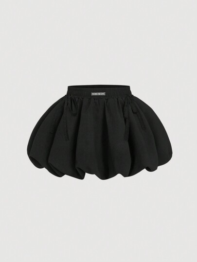 SHEIN MOD Falda de vuelo con bajo de burbuja, con adorno de lazo negro y estampado floral, de talle bajo