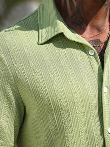 Manfinity CasualCool Men's Solid Button Down Casual Solid Color Short Sleeve Lapel Shirt, Daily Wear, Suitable For Going Out