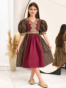 SHEIN Vestido de meninas para banquete elegante, lujoso y digno con cuello en V, cinta dorada, manga abullonada y bloque de color para Ramadán
