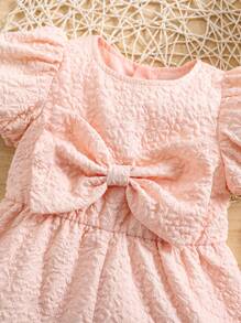 SHEIN Leap Crew 女婴可爱纹理粉色蝴蝶结装饰连体衣，夏季