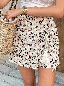 SHEIN Frenchy 女士度假海滩豹纹系带流苏装饰休闲短裤，极简主义日常穿着，春/夏，环绕式褶皱系带短裤，不对称波尔卡圆点印花面料，法式度假装，适合日常夏季穿着，适合日常穿着