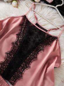 طقم ملابس داخلية شبه شفاف من التصميم المطرز بالدانتيل ناعم الحرير للمقاسات الكبيرة - وردي مغبر - مشاهدة 3