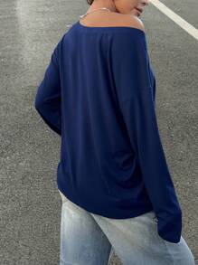 Chiquease 女式休闲海军蓝露肩数字印花 T 恤上衣，秋季