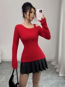Selianne Parte superior de punto hecha a mano con cuello asimétrico y flores 3D, silueta ajustada, rojo, elegante suéter para mujeres a principios de primavera, suéter de punto de Día de San Valentín para otoño e invierno - Rojo - Ver 4