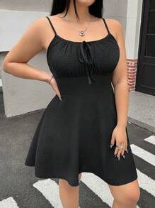 Muchica 大码黑色褶皱A字连衣裙，弹力面料，春夏款 - 黑色 - 查看 4