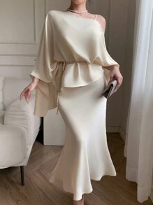 DAZY 优雅两件套婚礼宾客套装：宽松露肩短袖衬衫和吊带裙，春夏 - 米色 - 查看 1