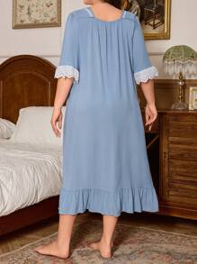 Trezura 优雅宫廷风格撞色蕾丝，宽松荷叶边宽领超柔软透气蓝灰色加大码中长睡袍，Moo Moo - 霧霾藍 - 查看 2
