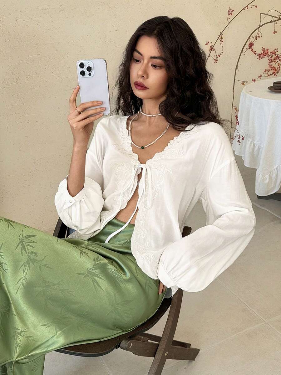 EastFlair 女士长袖衬衫，简约时尚休闲日常穿着 - 白色 - 查看 1