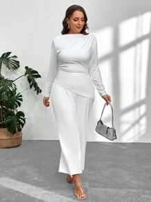 SHEIN Privé 大码优雅休闲两件套，白色不对称领褶皱修身不对称下摆长袖 T 恤和高腰直筒裤，春/秋