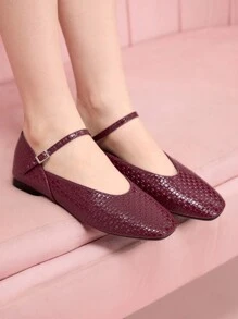 CUCCOO DOLLMOD 酒红色圆头芭蕾平底鞋，带可调节绑带，舒适一脚蹬日常休闲乐福鞋，适合女士