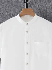 SHEIN 2 piezas Camisa con bolsillo parche y Pantalones cortos con cordón a rayas verticales para adolescentes; Ropa de primavera; Ropa para niños adolescentes; Chaquetas para adolescentes, primavera de vuelta al colegio