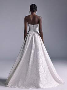 SHEIN Belle 优雅奢华的白色提花缎面紧身舞会礼服，配有超长喇叭裙和后系带设计，适合浪漫婚礼、新娘