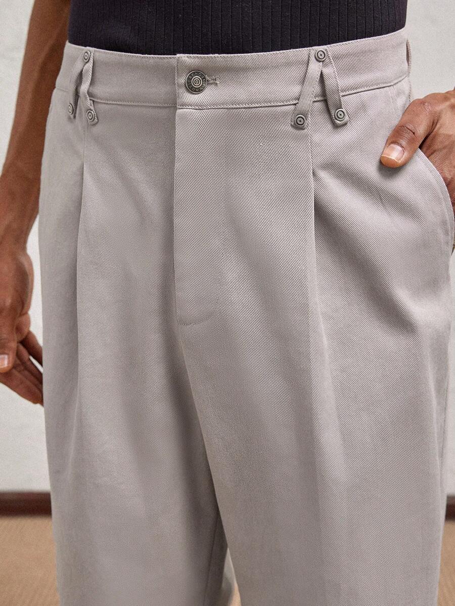 Party Pantalones rectos de tiro medio de uso casual de algodón gris claro con herrajes metálicos, adecuados para el uso diario y los desplazamientos - Gris Claro - Ver 1