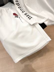 SHEIN 2 sztuki/zestaw nastoletnich chłopców, casualowe spodenki z krótkim rękawem, styl uliczny punk rock, odpowiednie do codziennego noszenia, na imprezy, festiwale muzyczne - wiosna/lato, kolor biały z nadrukiem angielskiej róży na walentynki