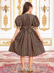 SHEIN Vestido de meninas para banquete elegante, lujoso y digno con cuello en V, cinta dorada, manga abullonada y bloque de color para Ramadán