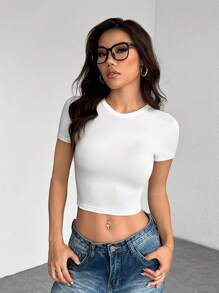 SHEIN PETITE Conjunto de 4 camisetas de mujer de manga corta, de cuello redondo, ajustadas, adecuadas para el verano, en color negro, blanco y gris con estampado floral