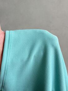 Slaydiva Conjunto informal de 2 piezas con pantalón corto con bolsillos azules y blusa escote en V talla grande - Azul - Ver 5