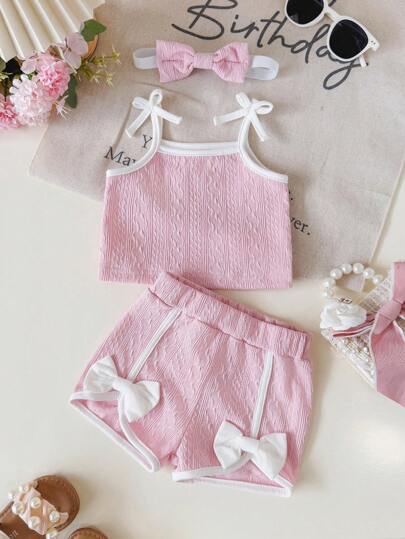 SHEIN Playful Pals Baby Girl Simple Solid Color Splicing Bow Decor Top And Shorts Casual Outfit