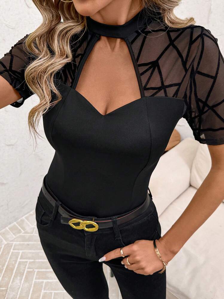 SHEIN Clasi Summer Elegant Women's Black Heart Collar Splicing Geometric Pattern Plush Hollow Short Sleeve Elastic T-Shirt, Suitable For Various Occasions - Black - View 4