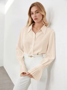 BizChic Top con mangas largas y abullonadas, cuello beige y abertura frontal, nuevo para verano 2025. Elegante camisa con detalles fruncidos apta para uso en el trabajo, casual, diario, playa, boda, concierto de verano, brunch y aeropuerto