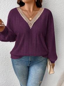 SHEIN Frenchy 大码纯色 V 领长袖简约 T 恤，休闲日常穿着