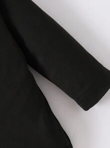 女婴 2 件套服装：荷叶边字母印花长袖连体衣和心形印花喇叭裤，时尚简约，适合春秋季节，可作为礼物