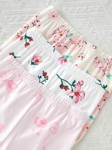 بنطلون طويل وقميص قصير بياقة زهور للبنات الصغيرات، طقم بيجامة مكون من 6 قطع مناسب للبسها في المنزل بشكل عادي ك-زي نوم أو ملابس منزلية. تصميمه البسيط يسمح بتنسيقه بسهولة مما يضفي على الفتاة طلة أنيقة ونشطة في المنزل. من قماش مرن ومنفذ للهواء، قابل للغسل في الغسالة، وارتداء مريح وسهل العناية. (يباع طقمان بشكل منفصل) - متعدد الألوان - مشاهدة 5