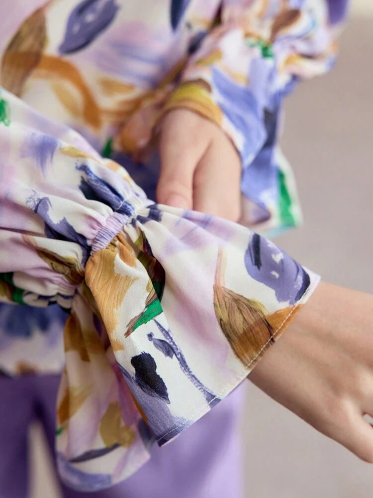 FLORAL PRINT RUFFLE TRIM BLOUSE