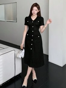 DAZY 女士纯色修身连衣裙，简约时尚，休闲日常穿着，适合工作和休闲场合。 - 黑色 - 查看 4