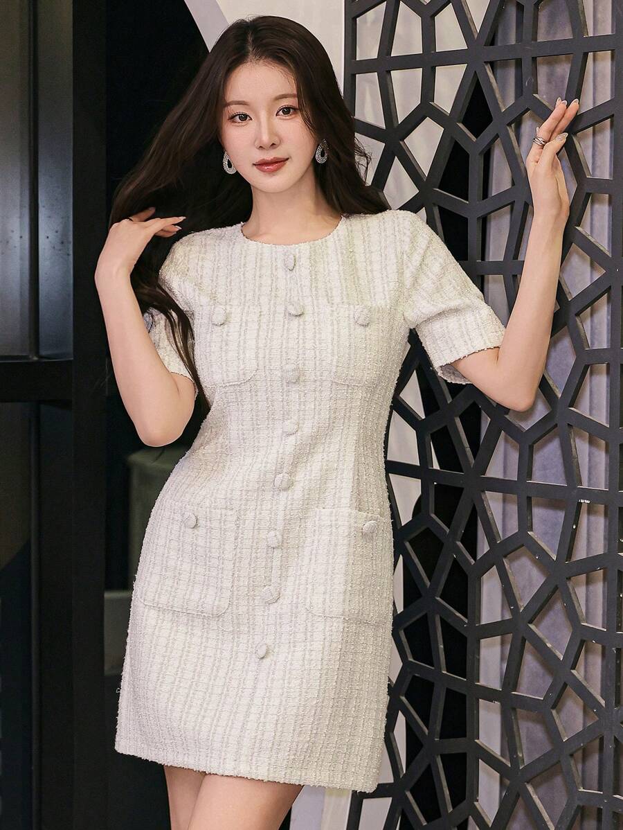 DAZY 粗花呢圆领纽扣装饰女式迷你连衣裙 - 米色 - 查看 1