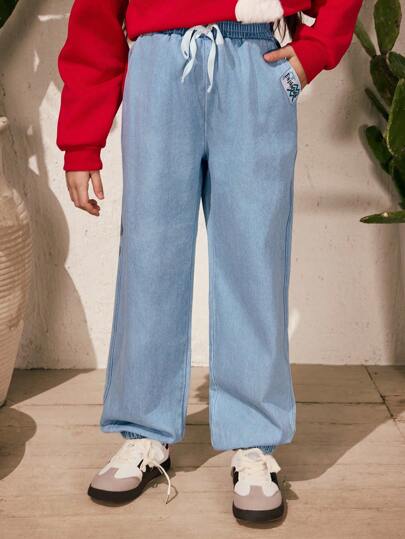 SHEIN 1 Pieza Jeans para niña preadolescente, estilo urbano y ocio, pantalones largos de mezclilla azul para niñas, cómodos y versátiles, adecuados para primavera, verano y otoño. Estos jeans para niñas son apropiados para diversas ocasiones como actividades al aire libre urbanas, deportes, ocio en casa, escuela y reuniones.