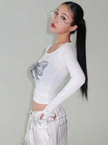 DAZY 街头风格圆领紧身短款蝴蝶结印花女式T恤长袖女式上衣