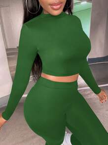 Slaydiva Solid Color Cropped T-Shirt And Leggings Sports Yoga Tight Two-Piece Set - Dark Green - View 9