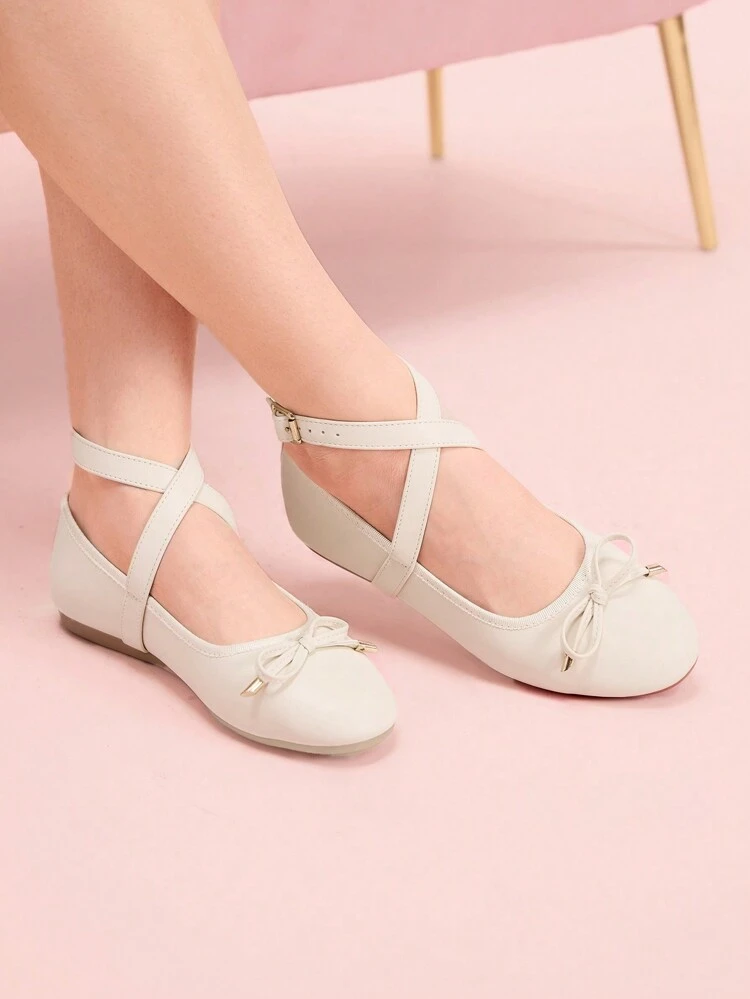 CUCCOO DOLLMOD Fashionable Cute White Bow & Rhinestone Round Toe Flats, Comfortable Slip-On Casual Shoes For Commuting, Dating, Shopping Spring Shoes Spring Break Easter For Christmas Valentine's Day Spring Shoes