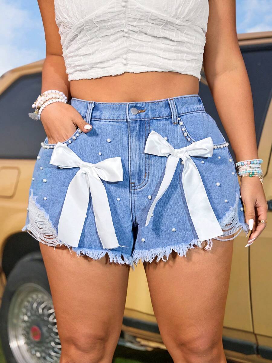 CovetEZ Plus Size Women Bowknot Decor Frayed Hem Denim Shorts - Blue - View 1